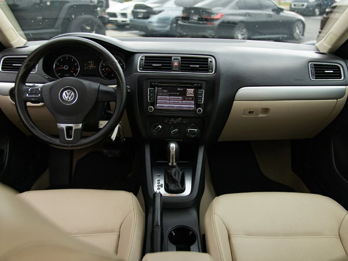 Used 2013 Volkswagen Jetta SE FWD image 25