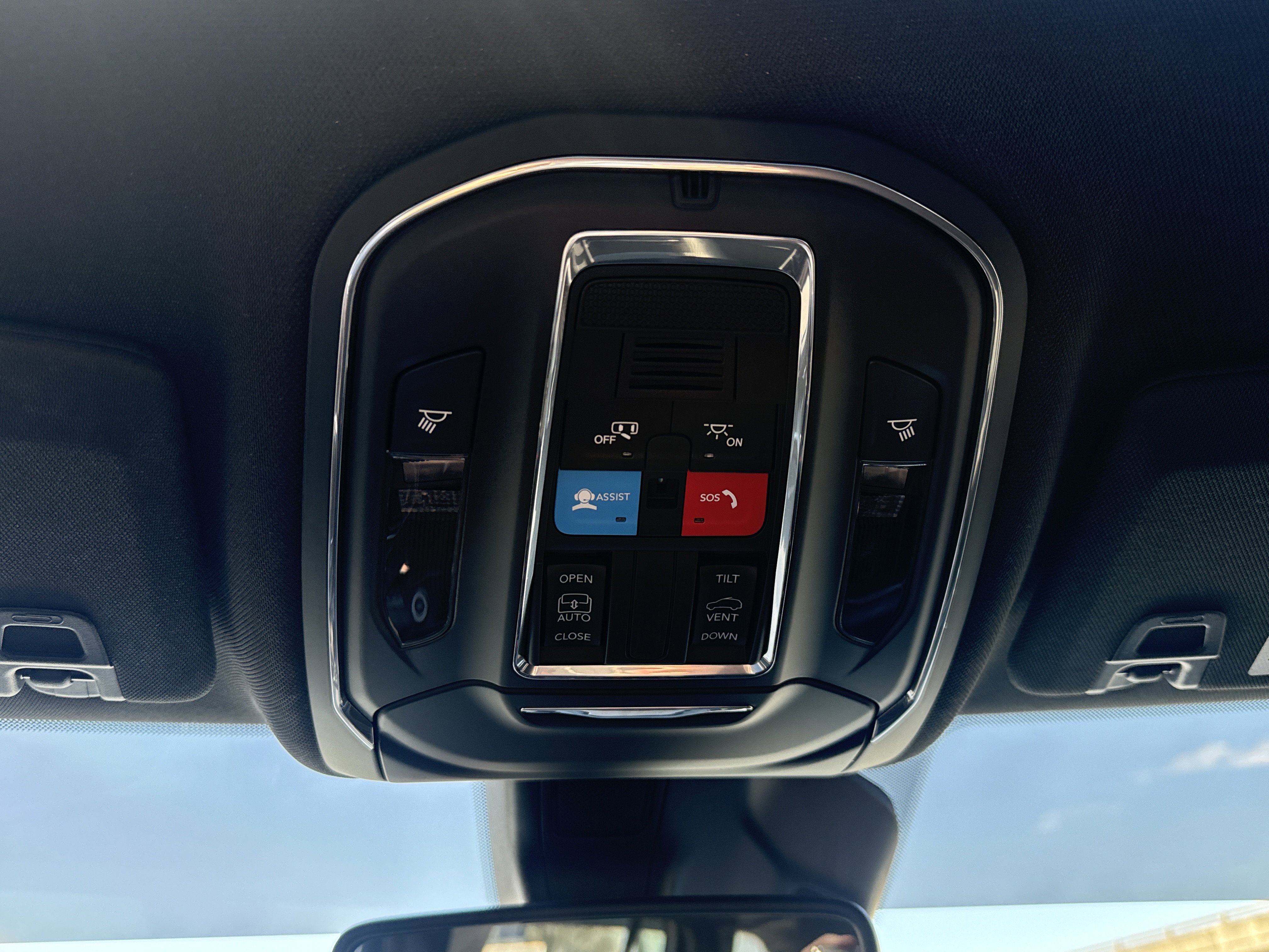 Used 2024 Jeep Grand Cherokee Laredo X w/ Trailer Tow Package AWD/4WD image 28