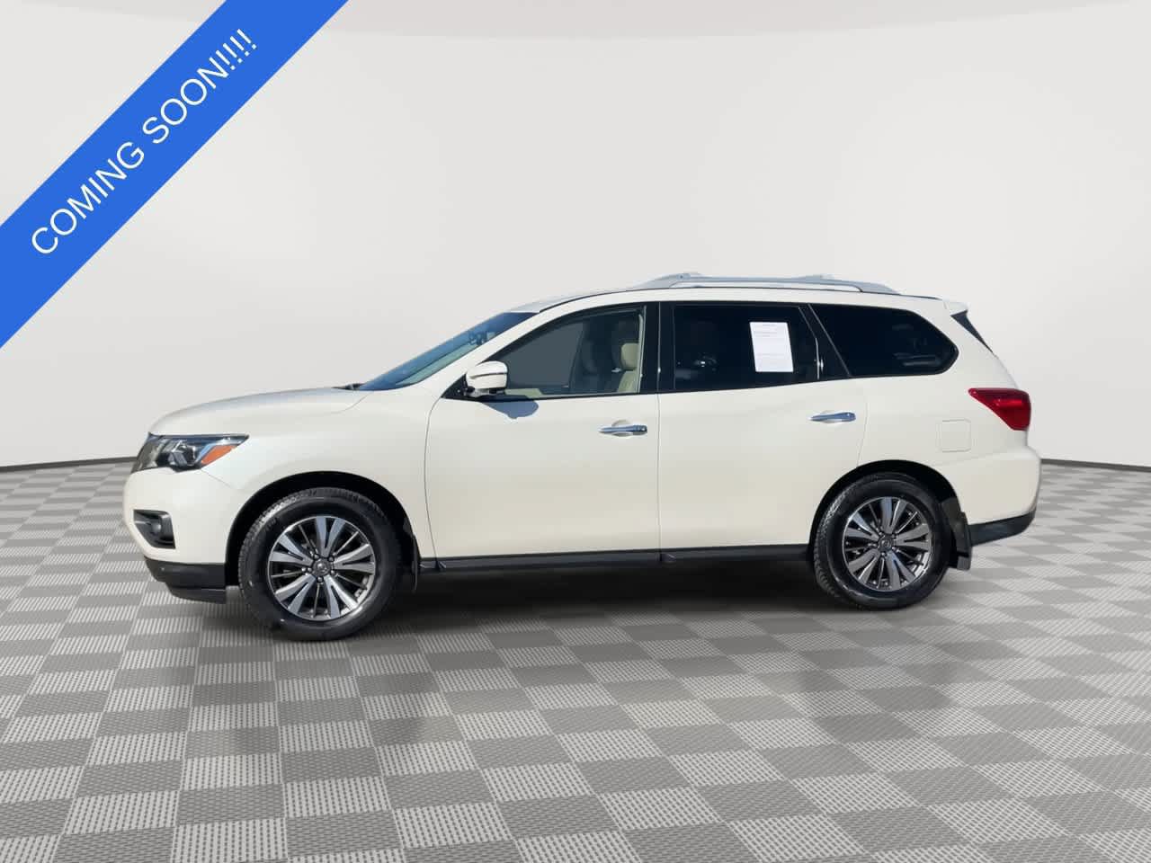 Used 2017 Nissan Pathfinder SL w/ SL Tech Package AWD/4WD image 5