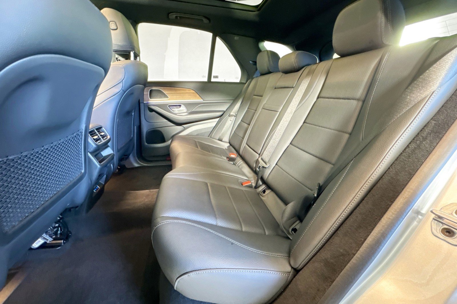 Certified 2025 Mercedes-Benz GLE 350 4MATIC w/ Winter Package image 23