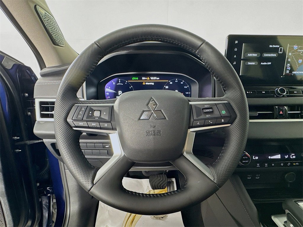 New 2025 Mitsubishi Outlander SE image 11