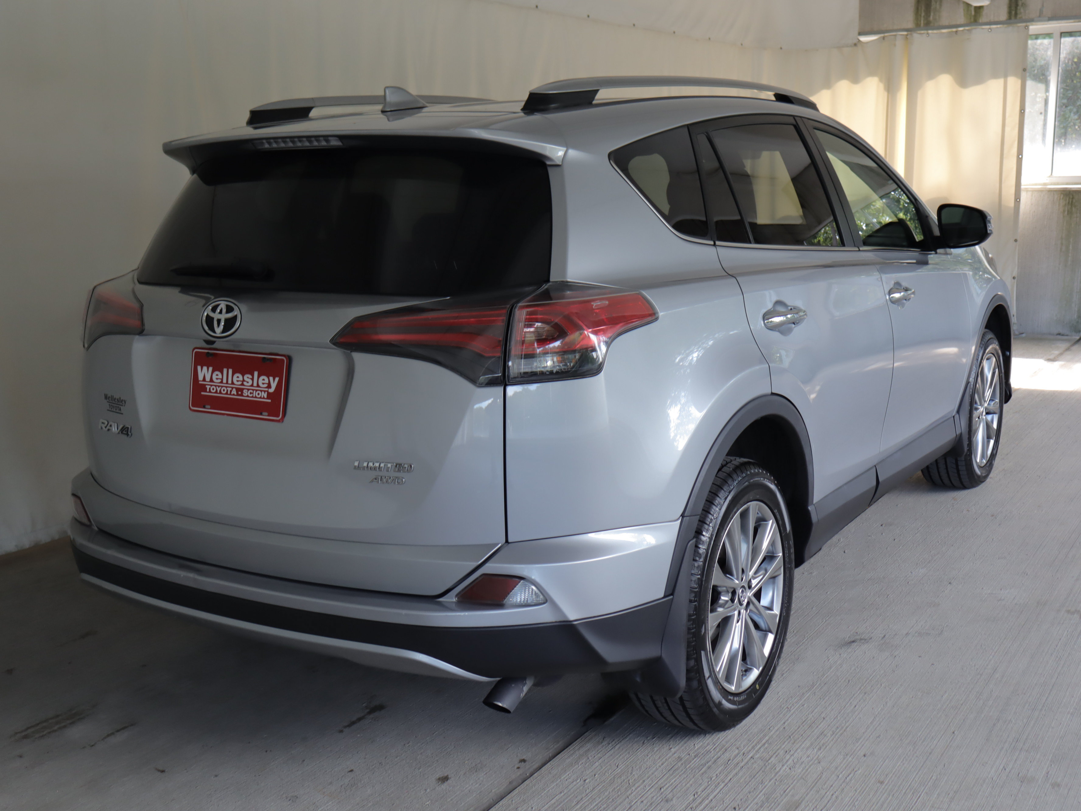 Used 2017 Toyota RAV4 Limited w/ All Weather Liner Package AWD/4WD image 7