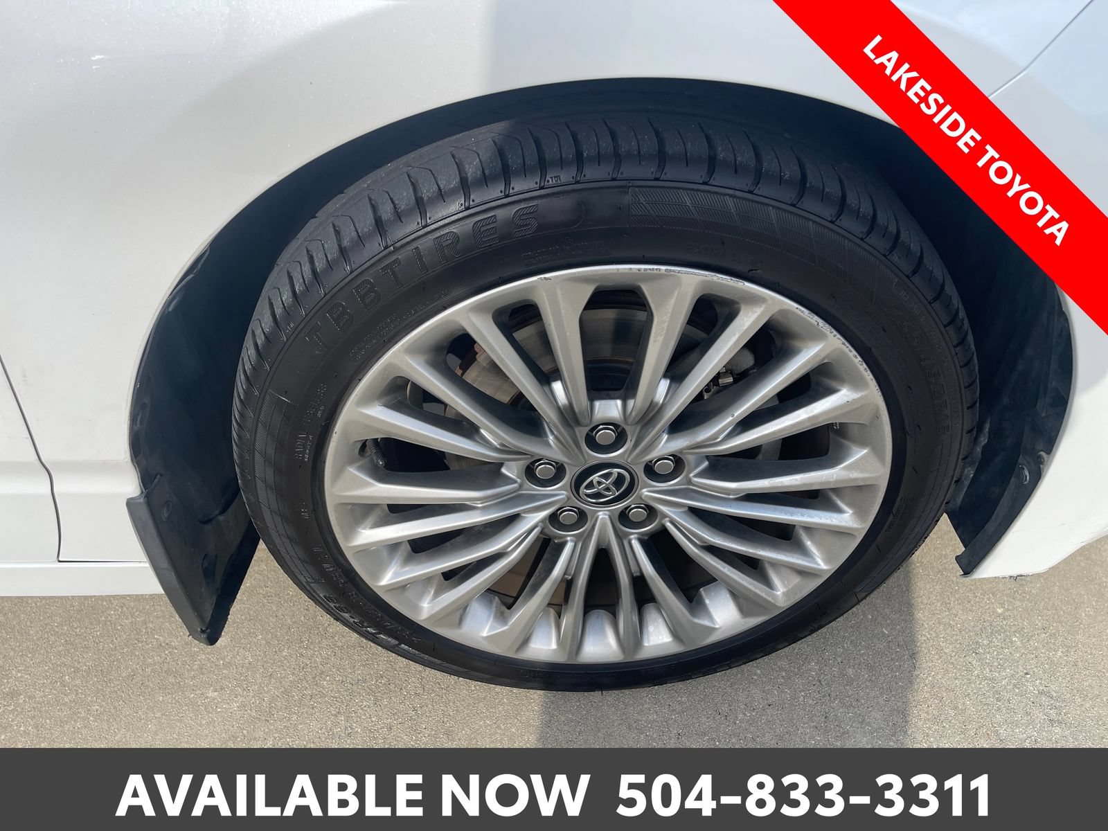 Used 2020 Toyota Avalon Limited FWD image 10