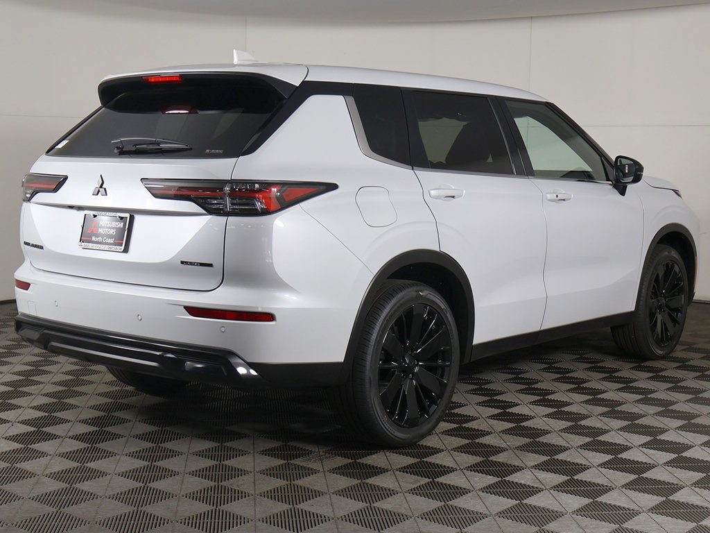 New 2026 Mitsubishi Outlander LE AWD/4WD image 10
