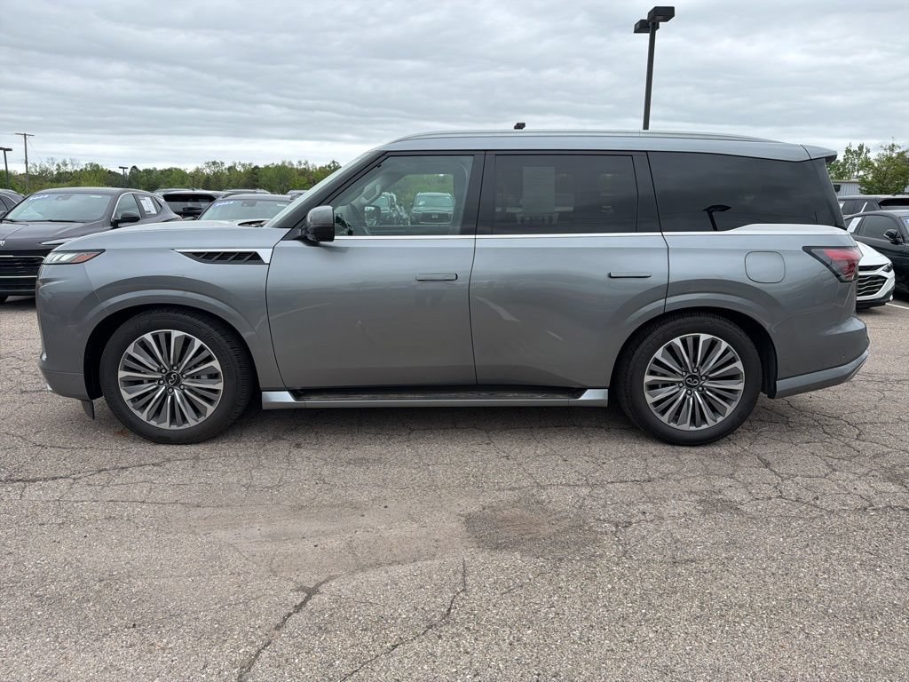 Used 2025 INFINITI QX80 Sensory AWD/4WD image 2