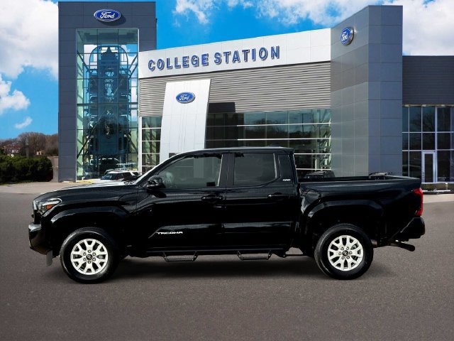 Used 2024 Toyota Tacoma SR5 AWD/4WD image 4