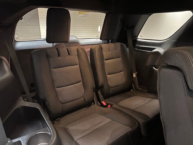 Used 2017 Ford Explorer XLT w/ Equipment Group 201A AWD/4WD image 20