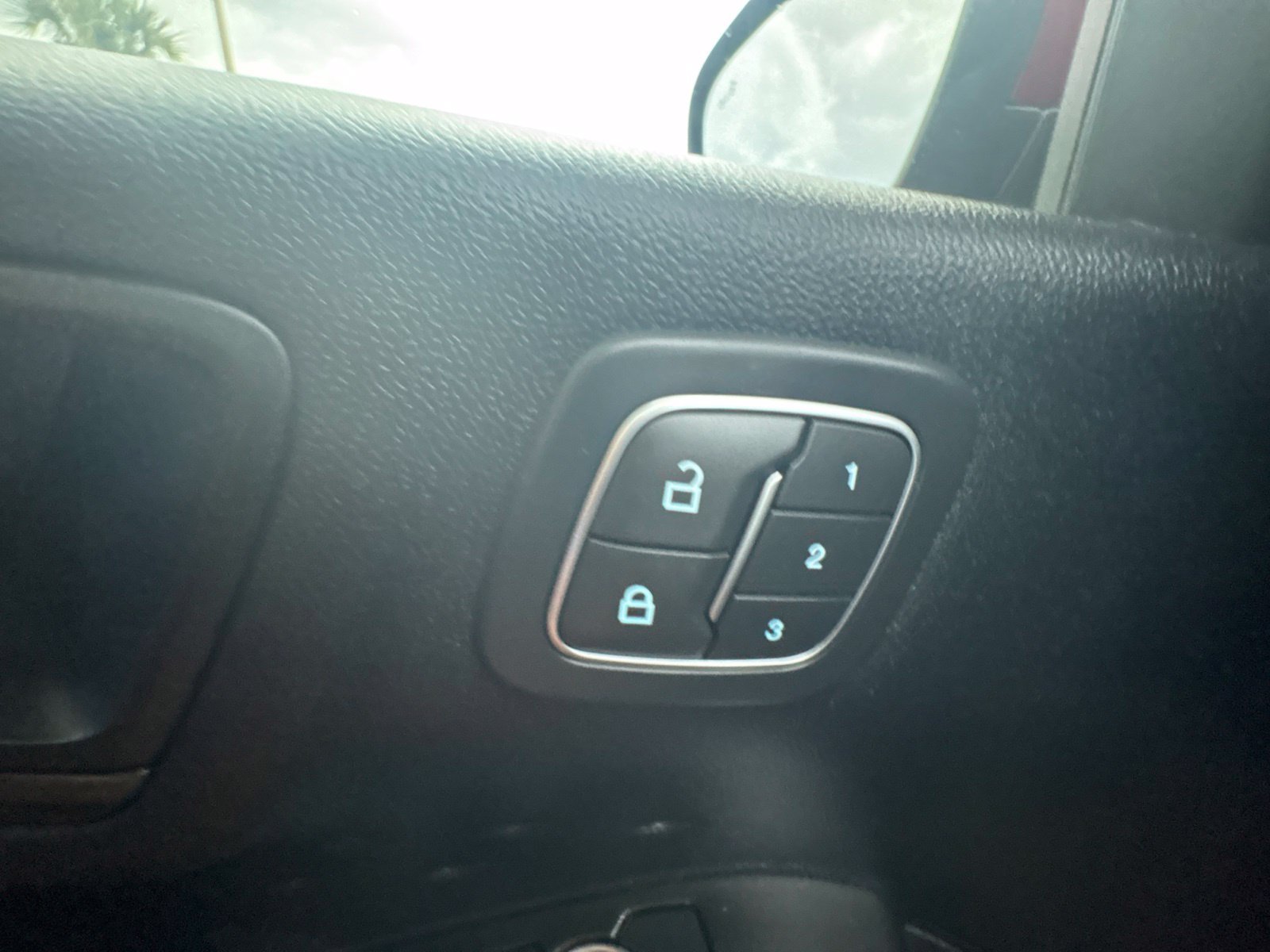 Used 2020 Ford Escape Titanium FWD image 23