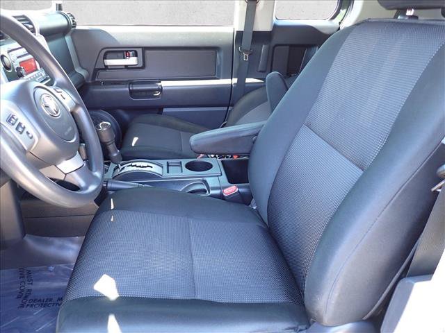 Used 2014 Toyota FJ Cruiser 4WD w/ Convenience Package image 9