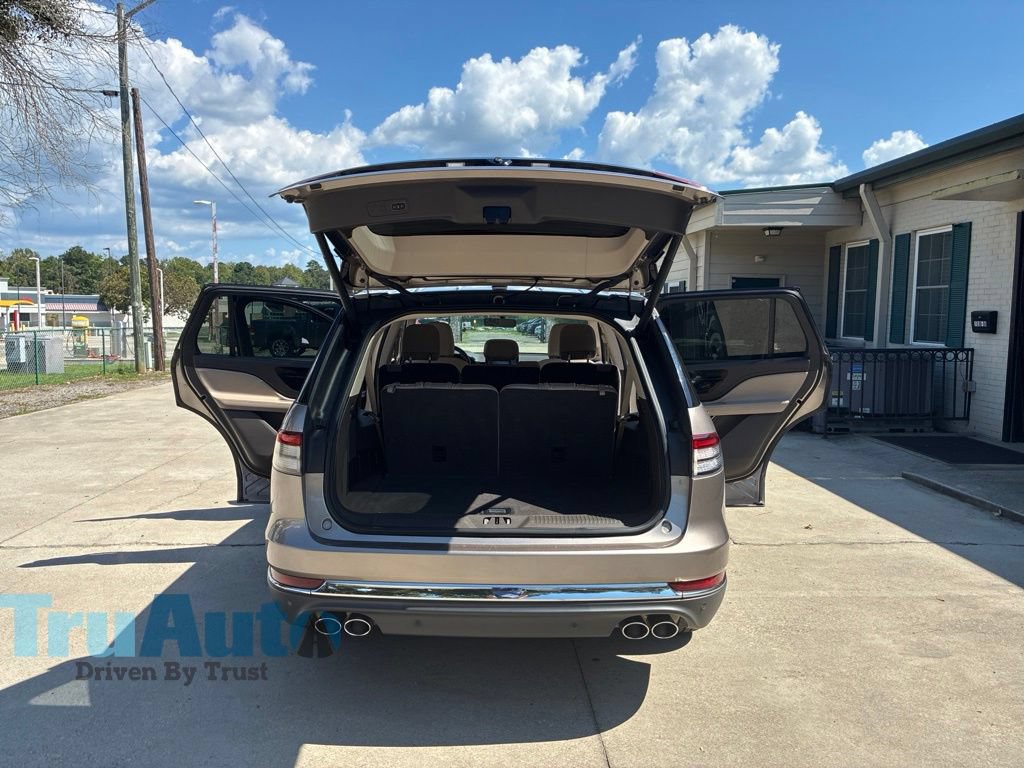 Used 2021 Lincoln Aviator Reserve w/ Equipment Group 201A AWD/4WD image 16