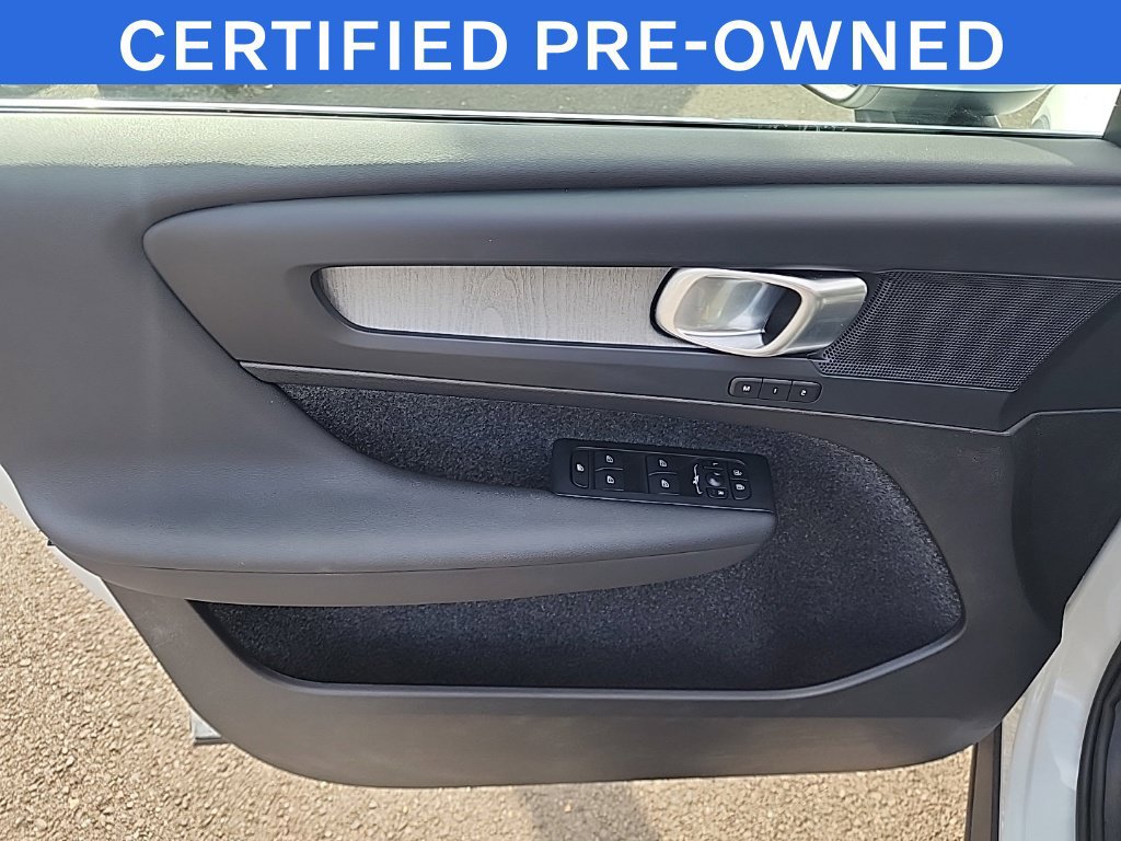 Used 2025 Volvo XC40 B5 Core w/ Protection Package Premier AWD/4WD image 10
