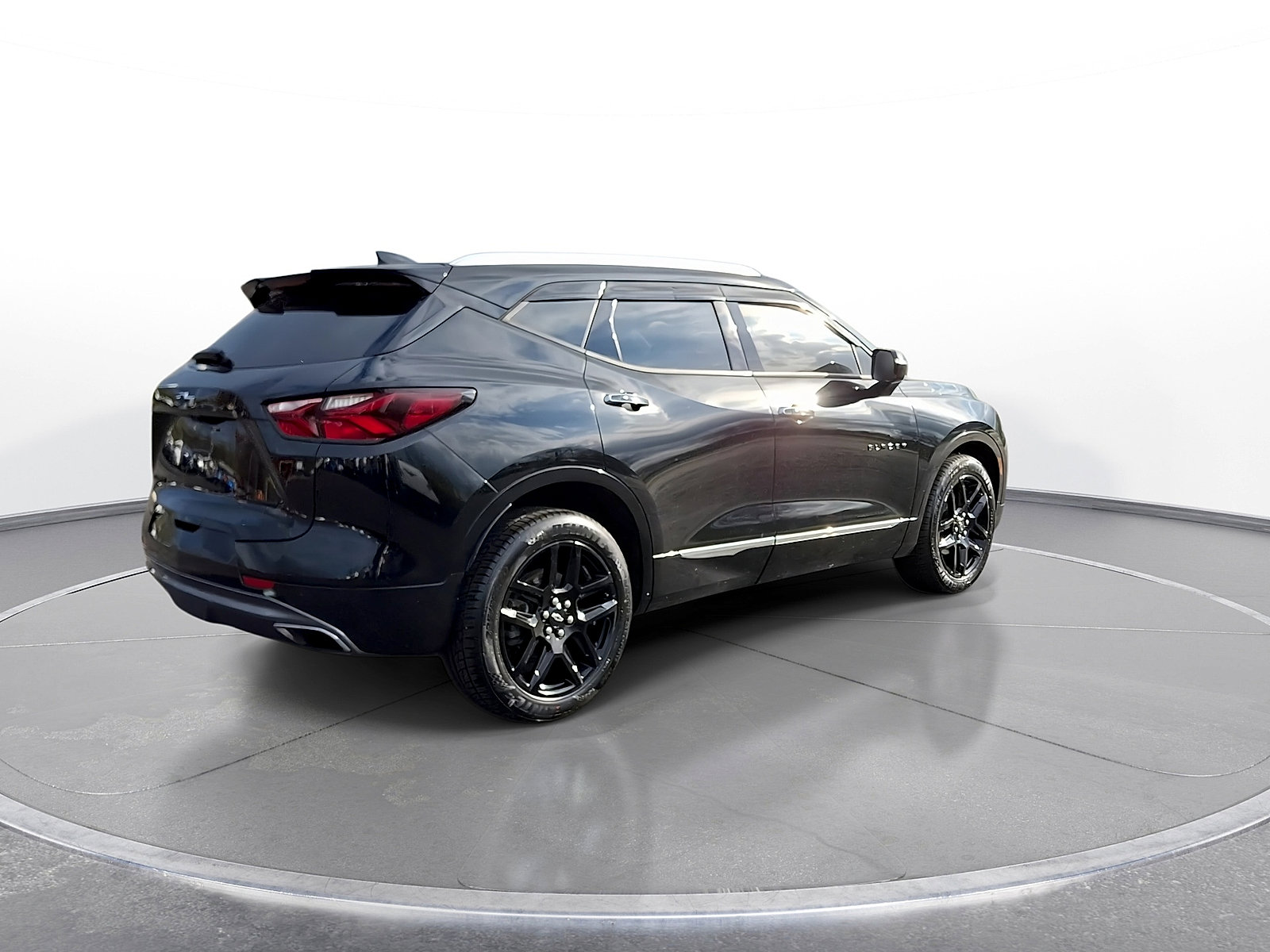 Used 2019 Chevrolet Blazer Premier w/ Driver Confidence II Package FWD image 8