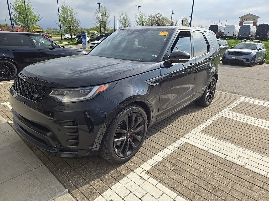 Certified 2024 Land Rover Discovery Dynamic SE image 1