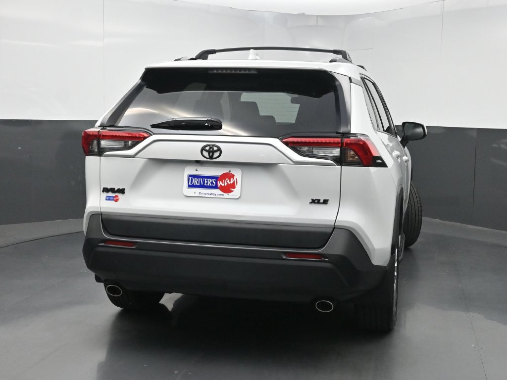 Used 2024 Toyota RAV4 XLE Premium FWD image 40