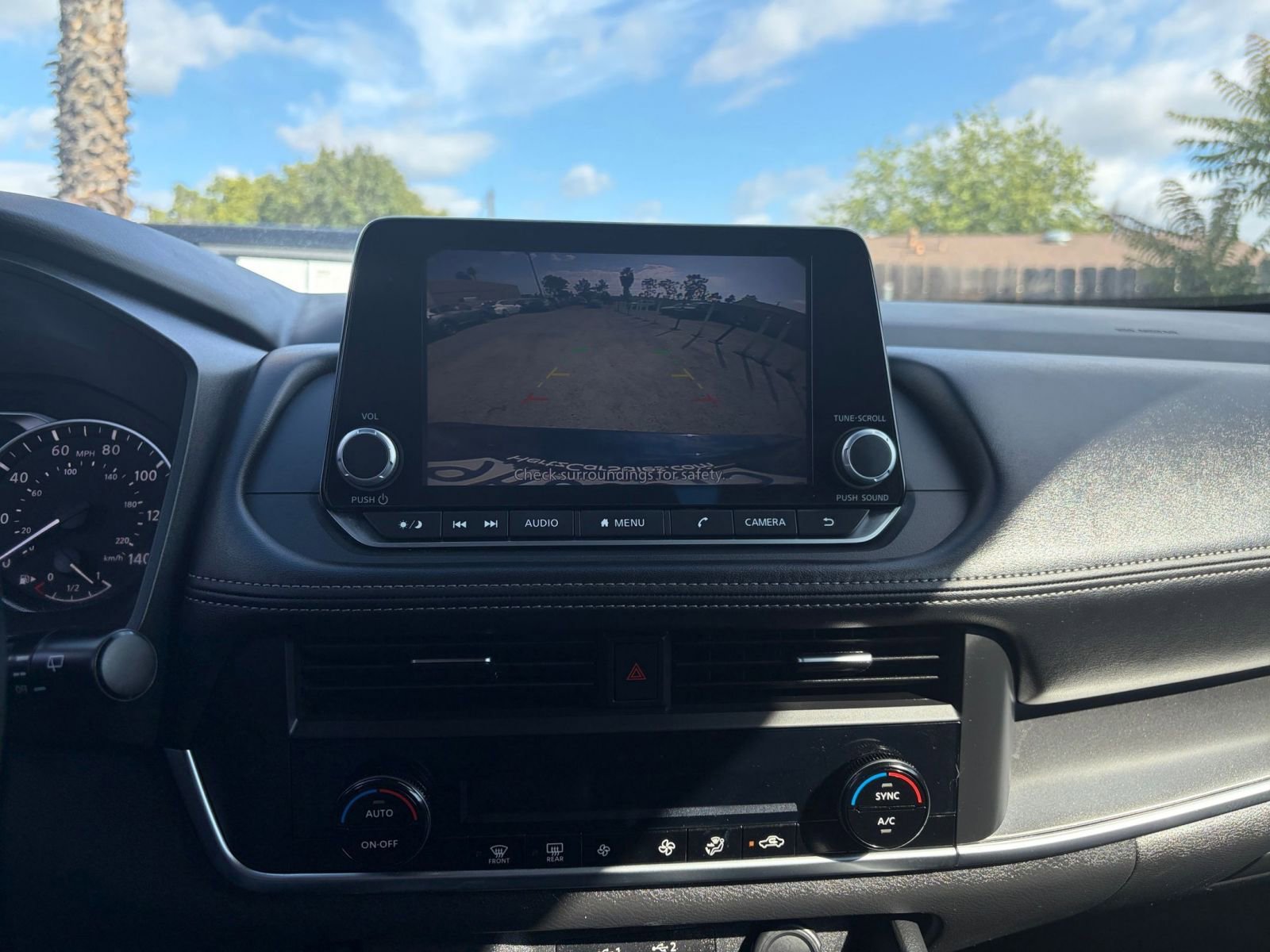 Used 2025 Nissan Rogue SV FWD image 25