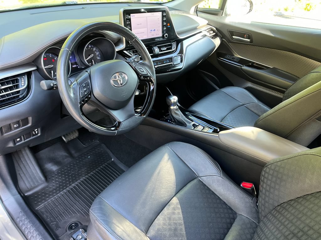 Used 2021 Toyota C-HR Limited FWD image 10