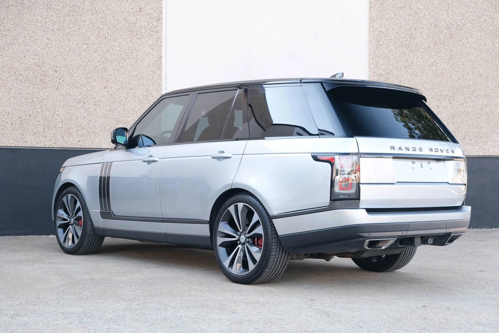 Used 2020 Land Rover Range Rover SV Autobiography Dynamic image 14