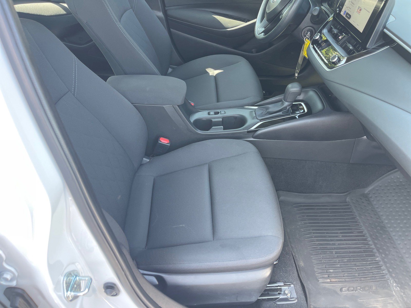Used 2026 Toyota Corolla LE FWD image 19