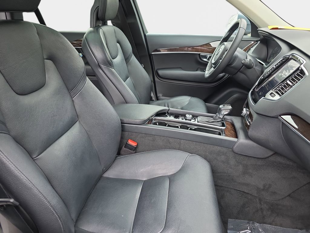 Used 2016 Volvo XC90 T6 Momentum w/ Protection Package Plus AWD/4WD image 12