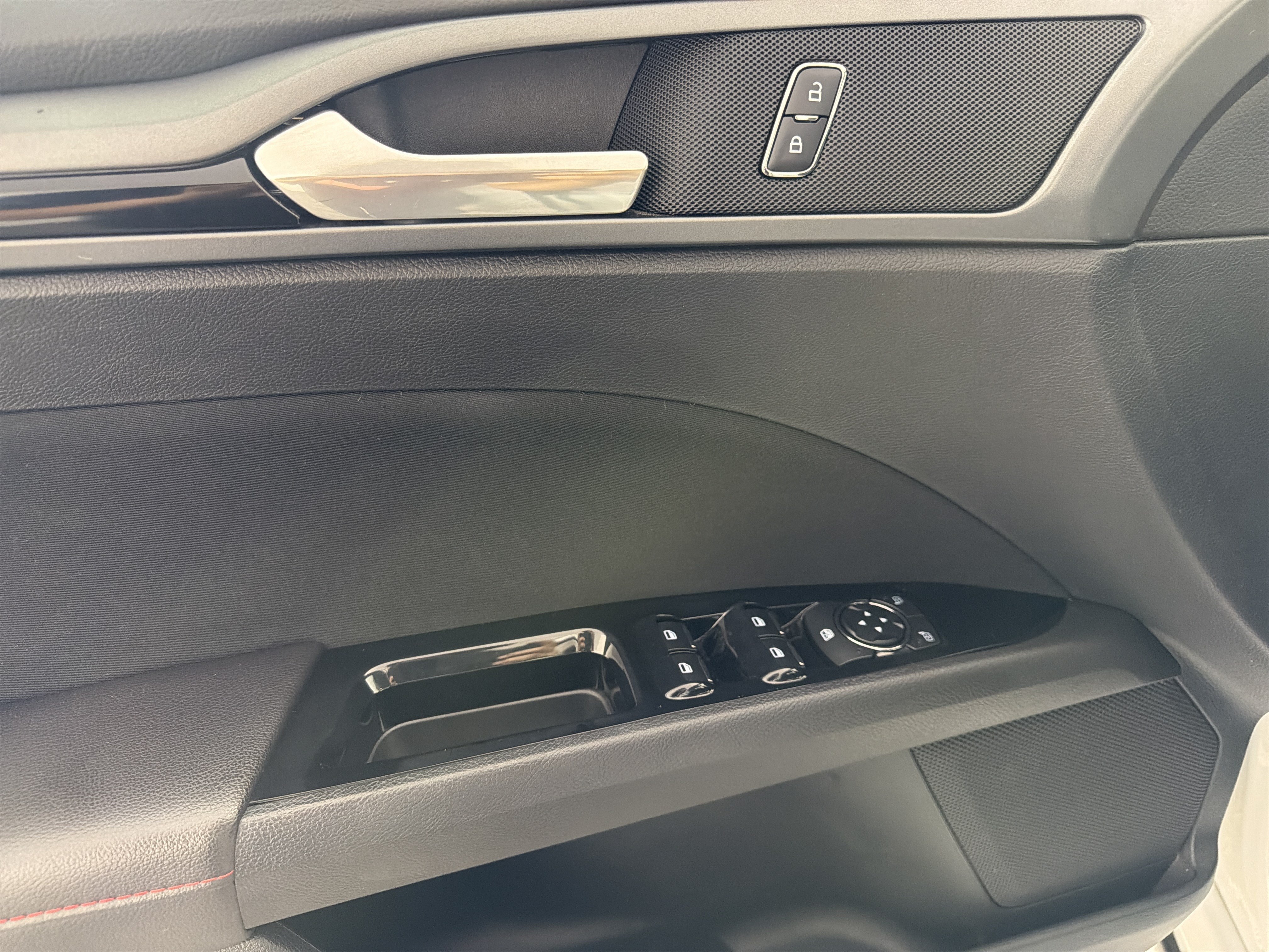 Used 2013 Ford Fusion SE FWD image 13