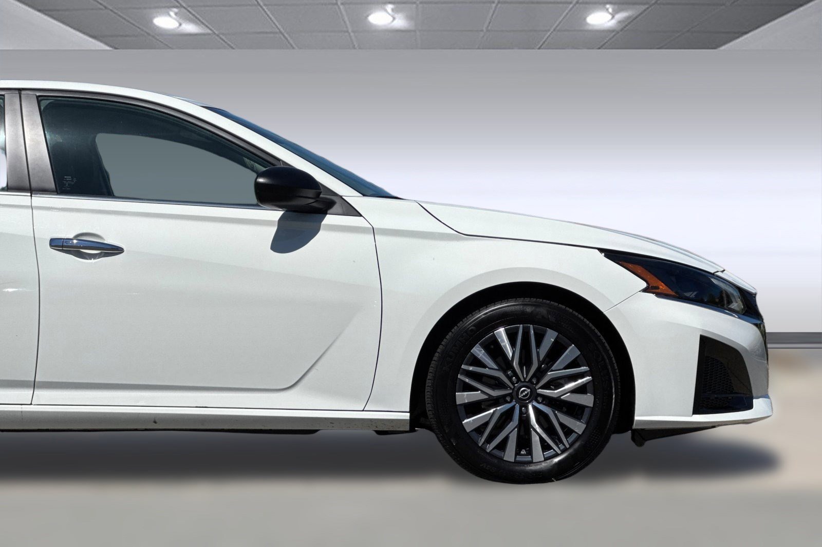 Used 2025 Nissan Altima 2.5 SV image 33