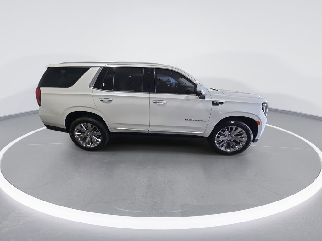Used 2021 GMC Yukon Denali w/ Denali Premium Package image 9