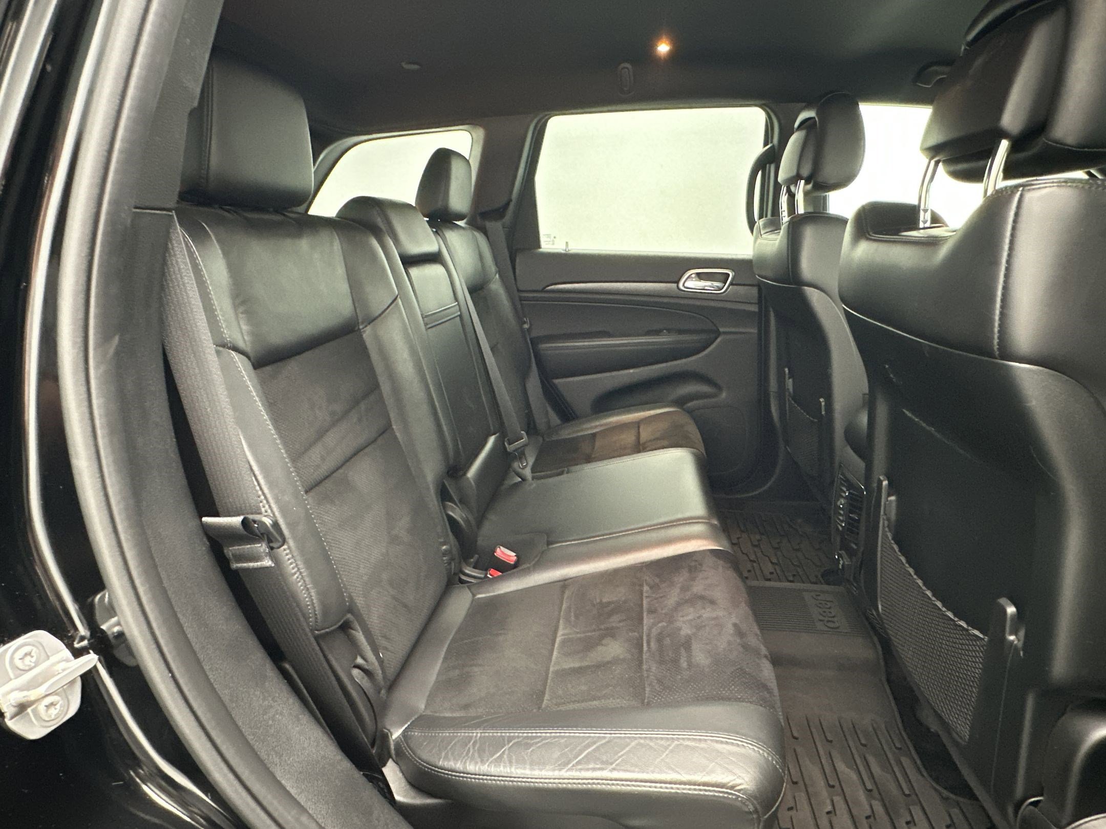 Used 2018 Jeep Grand Cherokee Altitude image 28