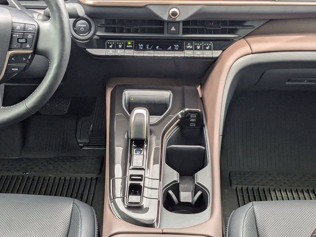 Used 2024 Toyota Crown Limited w/ Advanced Technology Package image 18