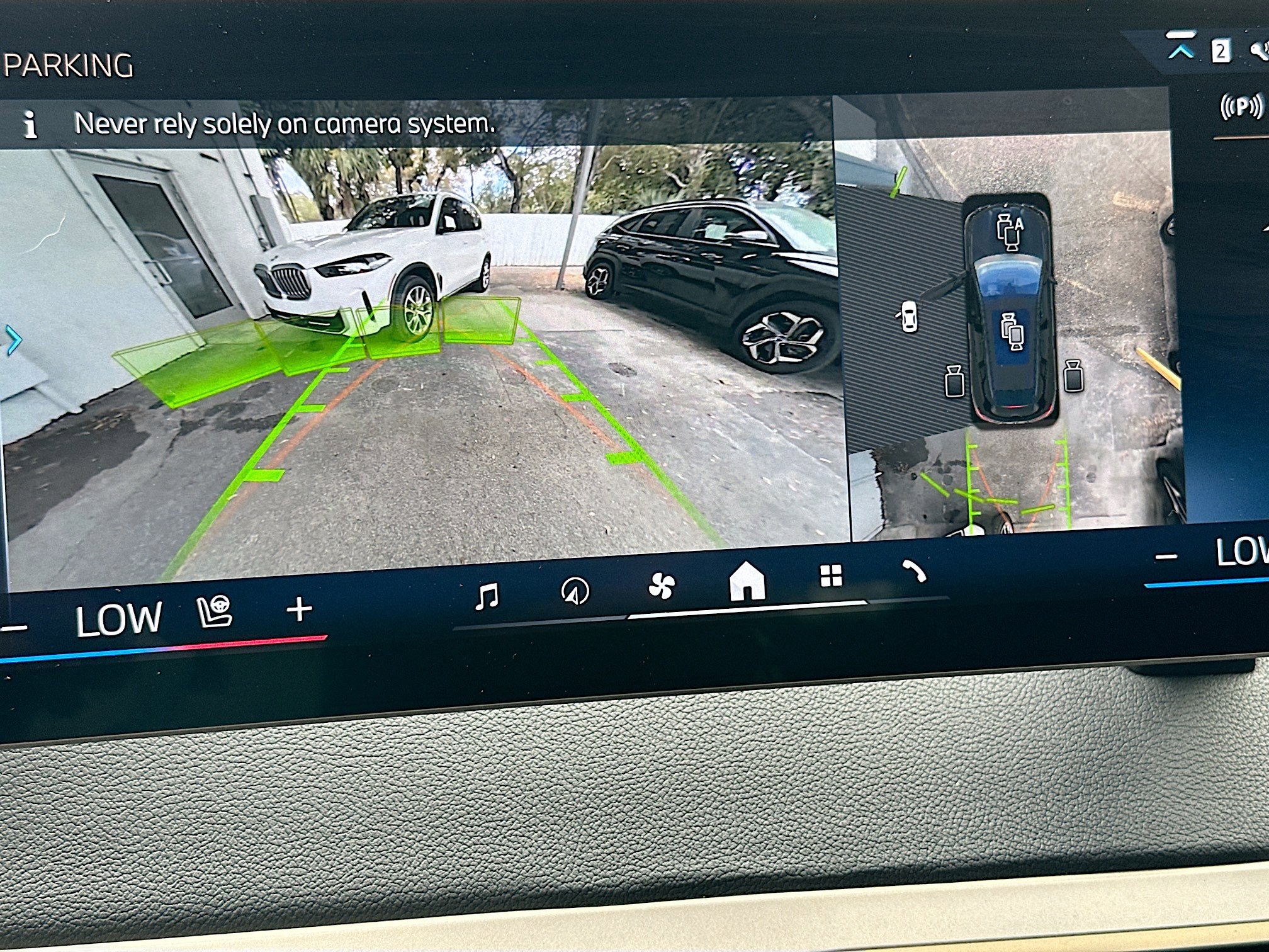 Certified 2025 BMW iX xDrive50 image 14