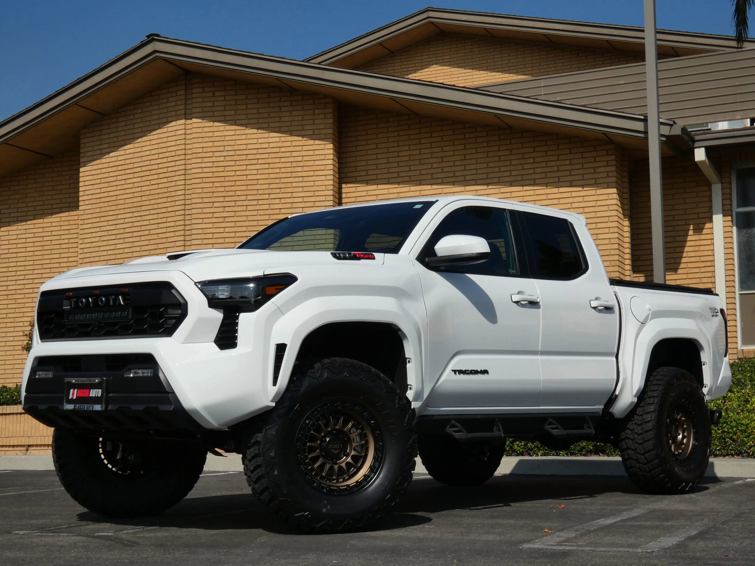 Used 2025 Toyota Tacoma TRD Sport image 15