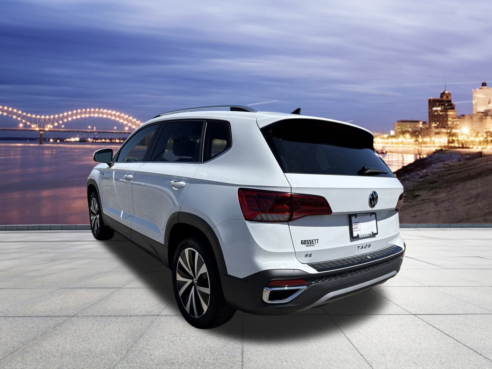 Used 2024 Volkswagen Taos SE image 3