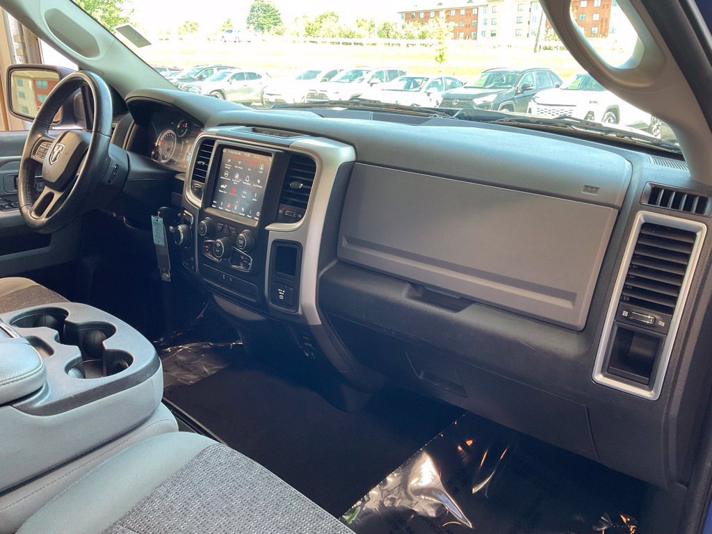 Used 2019 RAM 1500 Classic SLT w/ Luxury Group AWD/4WD image 18