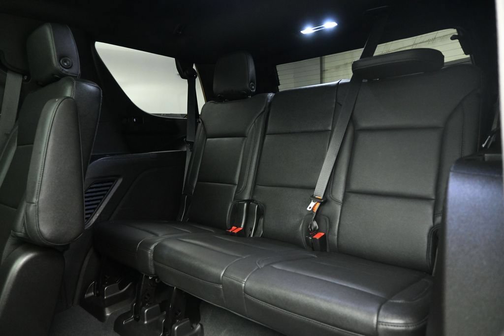 Used 2021 Chevrolet Tahoe Z71 w/ Z71 Off-Road Package AWD/4WD image 19