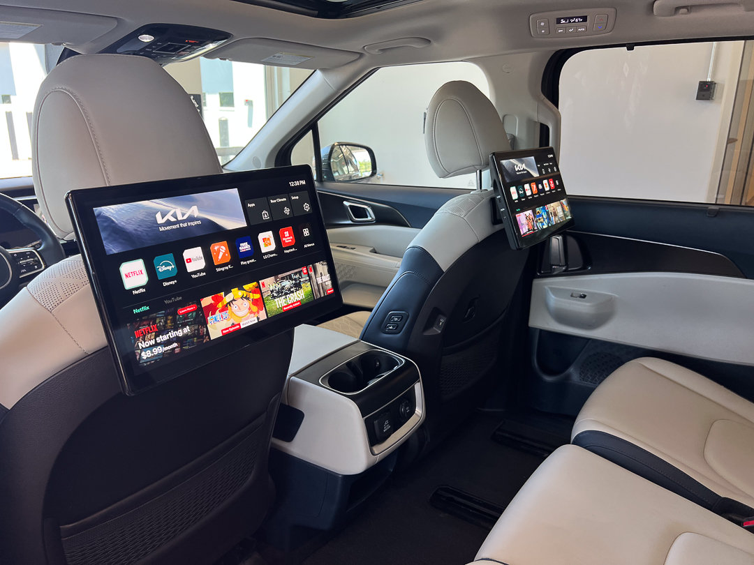 Used 2025 Kia Carnival SX FWD image 34