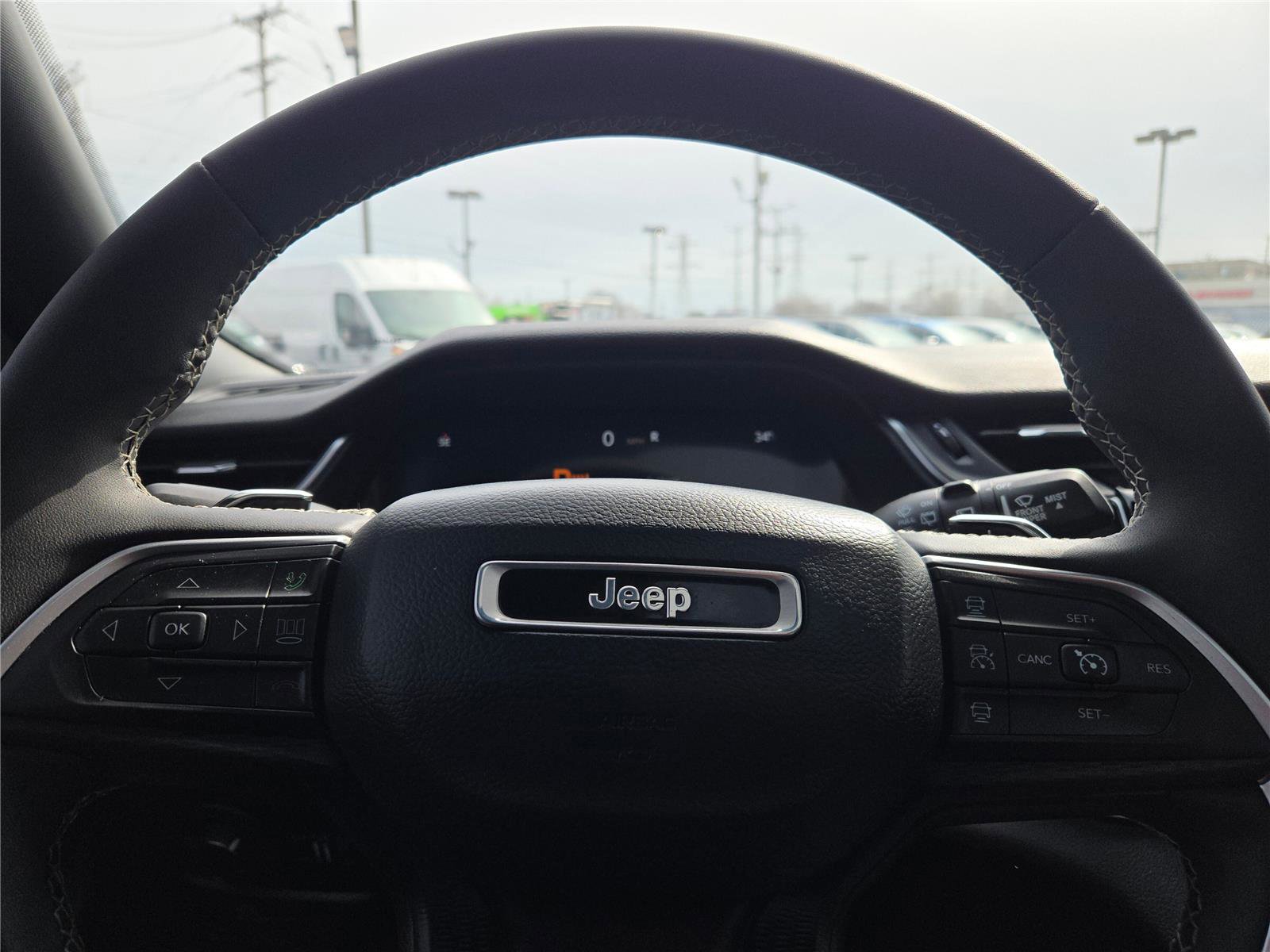 Used 2024 Jeep Grand Cherokee Laredo X image 36