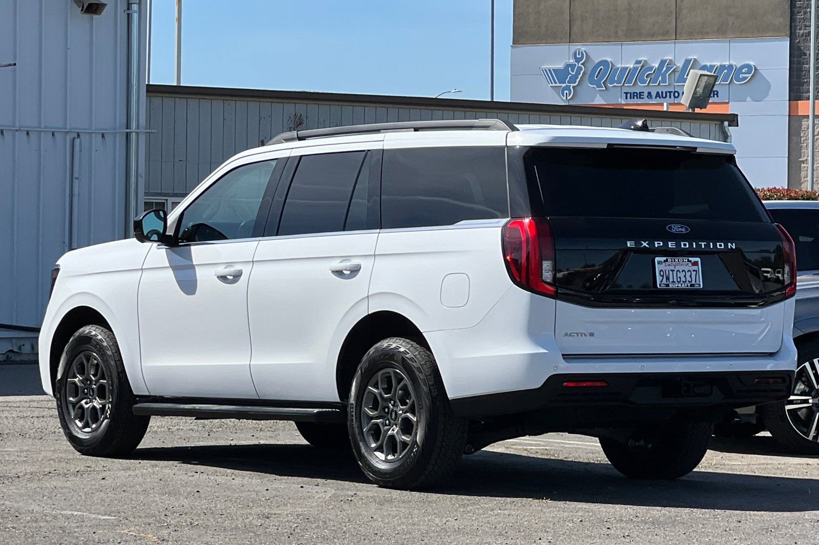 Used 2025 Ford Expedition Active AWD/4WD image 6