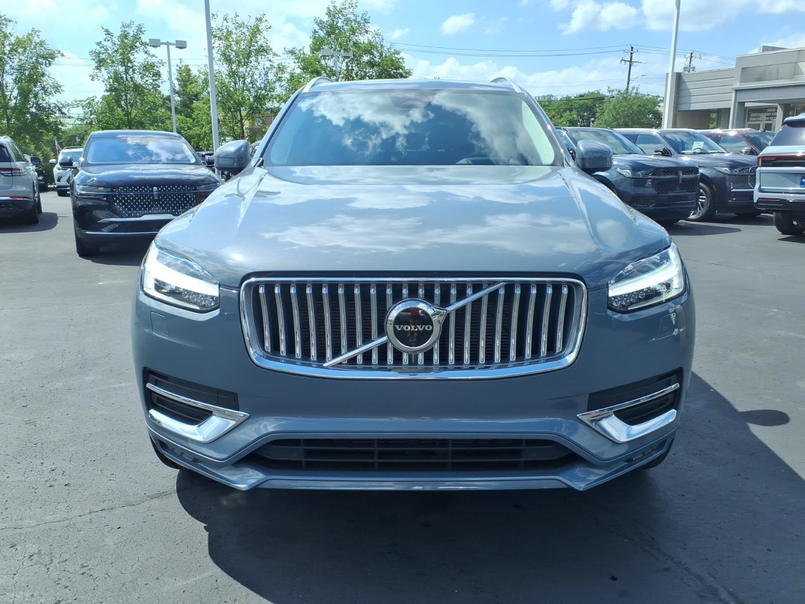 Used 2023 Volvo XC90 B5 Plus w/ Protection Package Premier AWD/4WD image 2