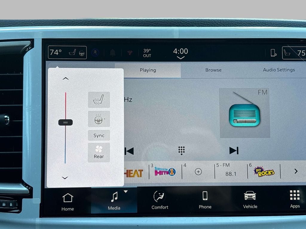 New 2026 Chrysler Pacifica Select AWD/4WD image 10