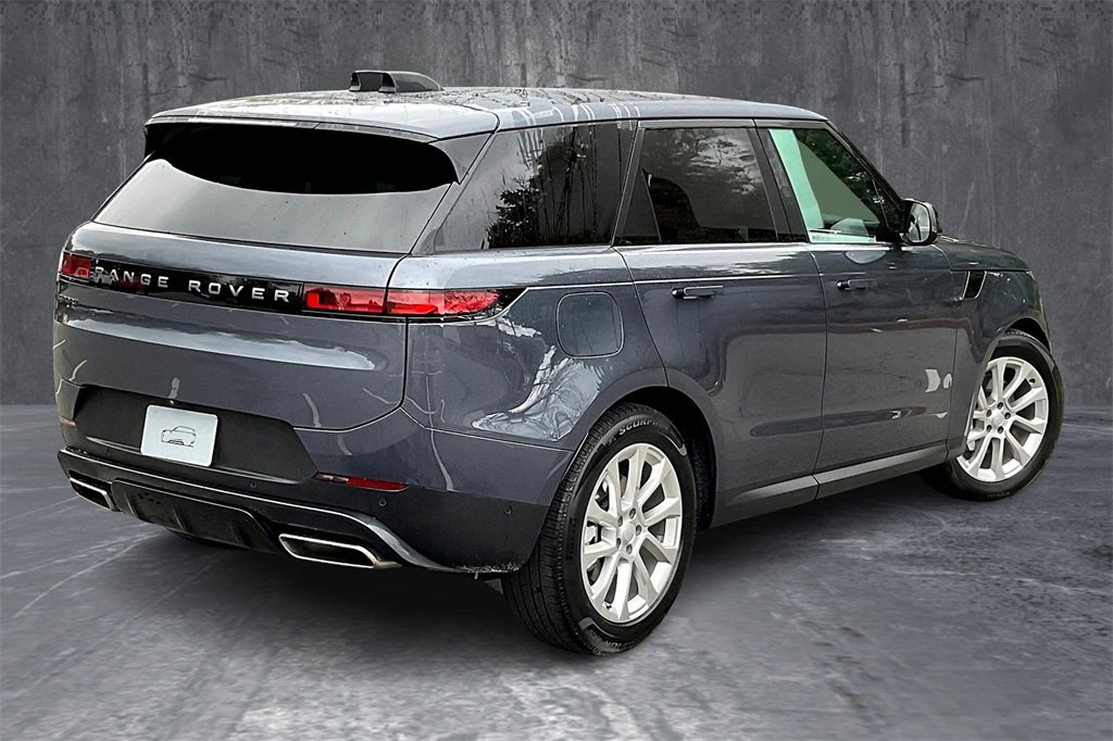 Used 2025 Land Rover Range Rover Sport image 6