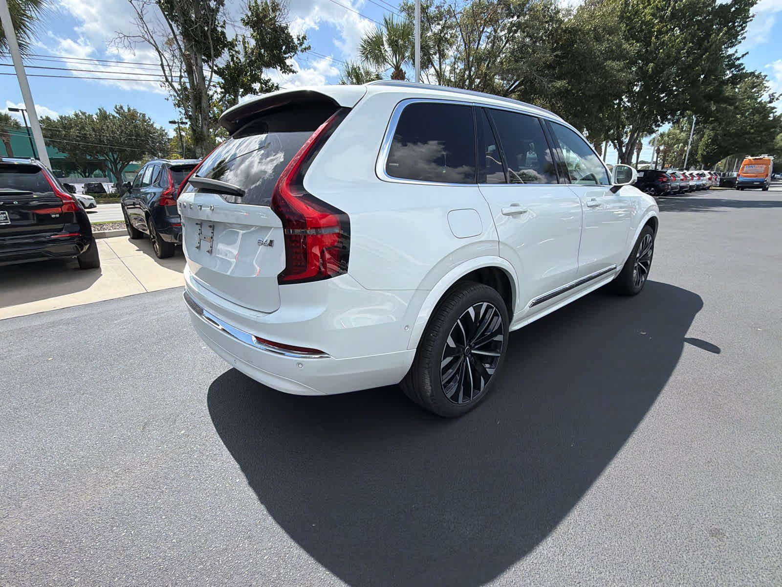 Certified 2026 Volvo XC90 B6 Plus AWD/4WD image 15