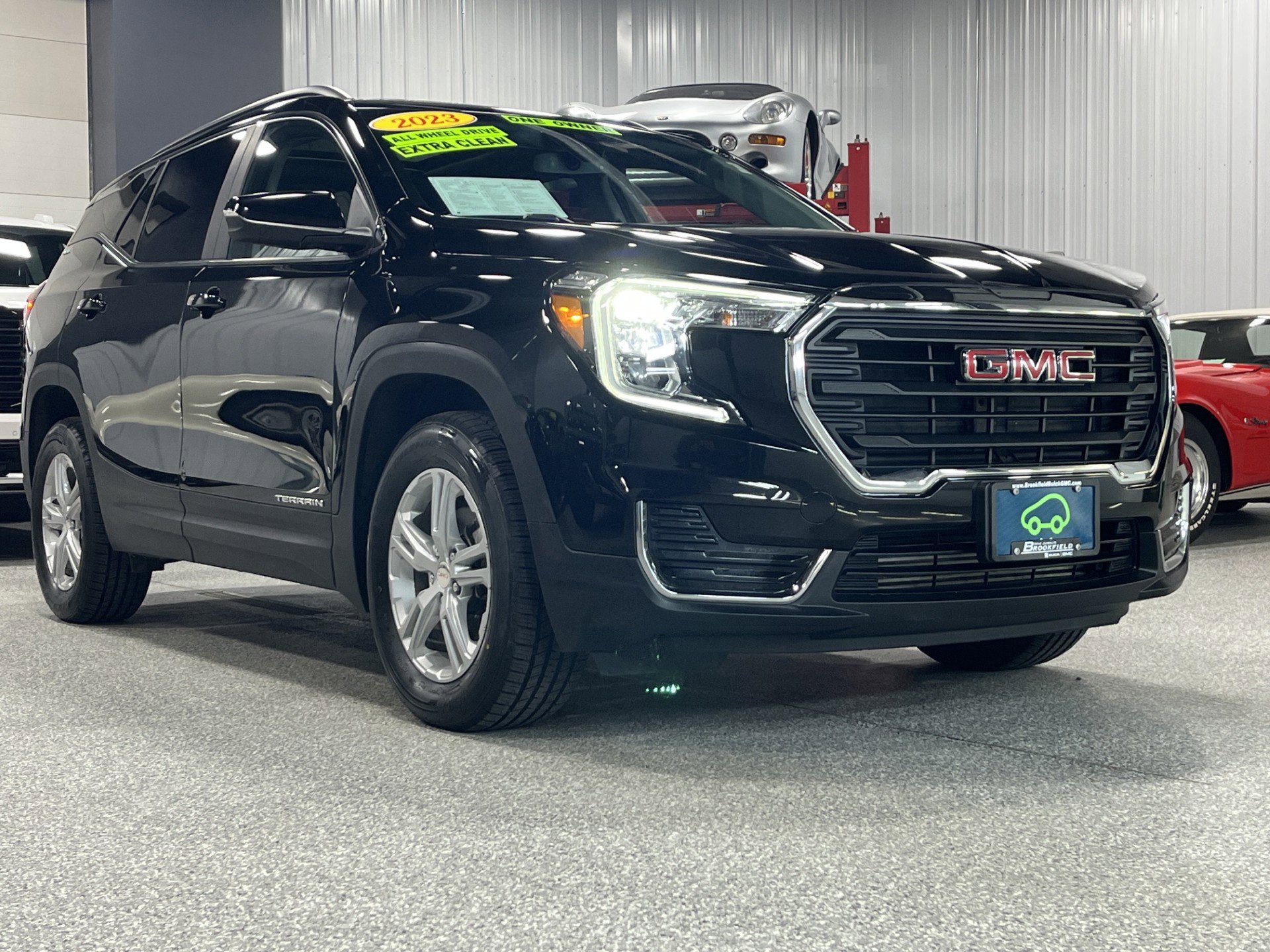 Certified 2023 GMC Terrain SLE w/ Driver Convenience Package image 6