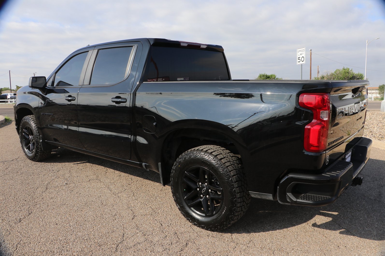 Used 2023 Chevrolet Silverado 1500 RST w/ Z71 Off-Road Package AWD/4WD image 5