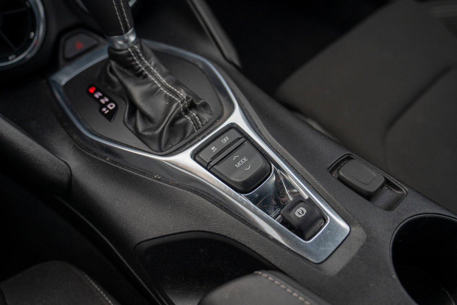 Used 2020 Chevrolet Camaro LT image 18