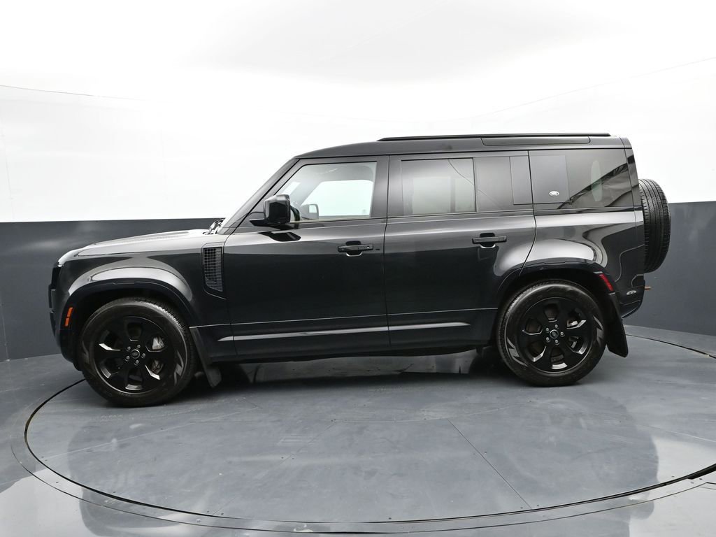 Used 2023 Land Rover Defender 110 X-Dynamic SE image 5