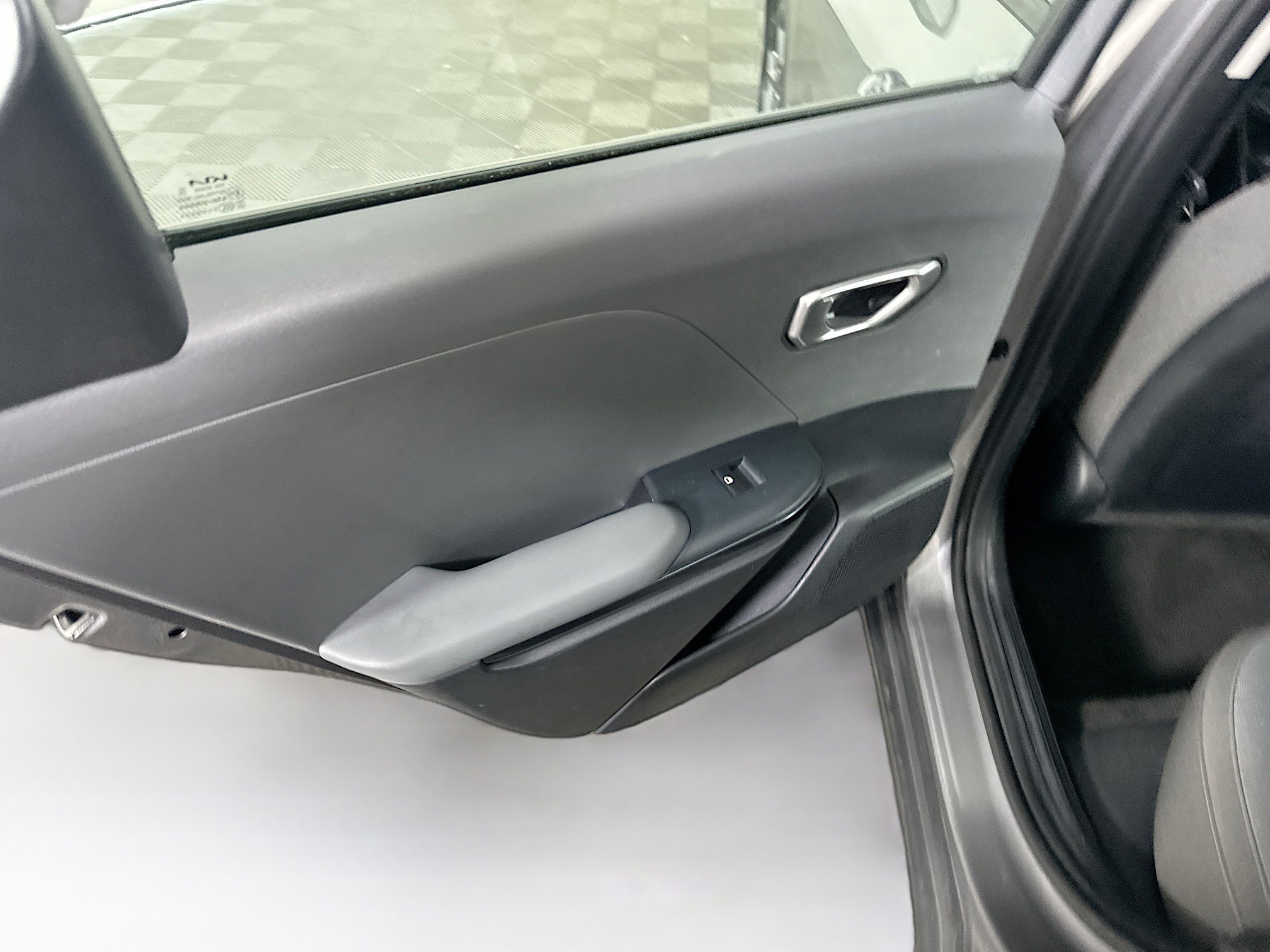Used 2025 Kia K4 FWD image 25