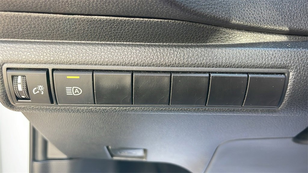 Used 2023 Toyota Corolla SE image 19