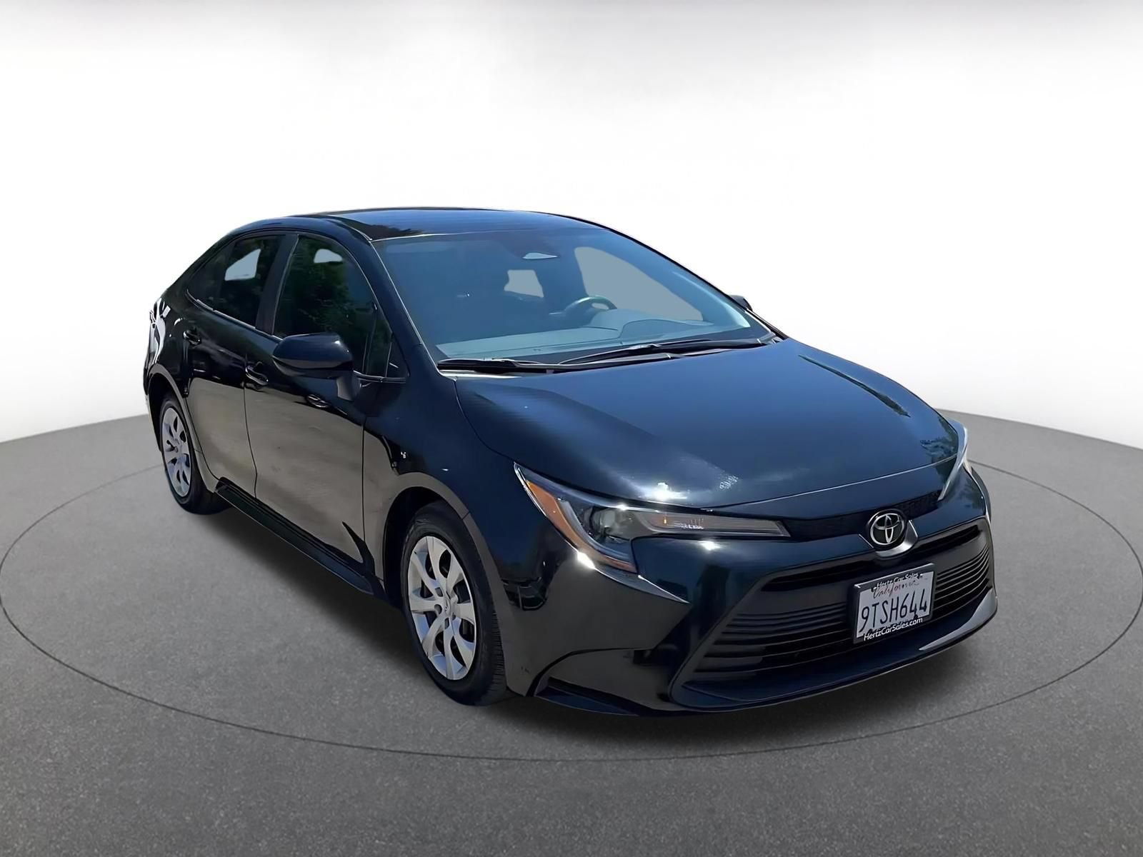 Used 2025 Toyota Corolla LE FWD image 3