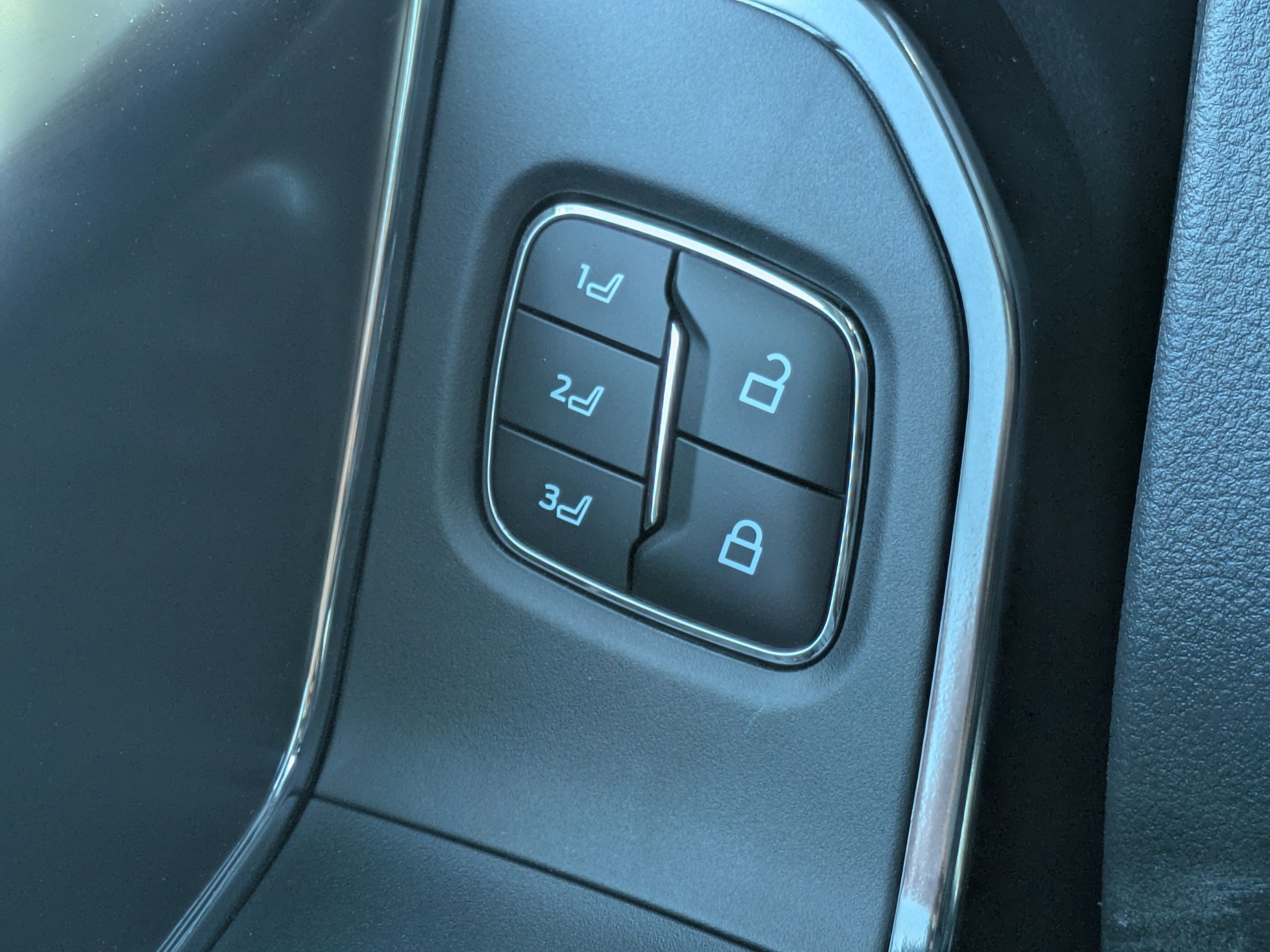 Certified 2026 Ford F450 Platinum w/ FX4 Off-Road Package image 32