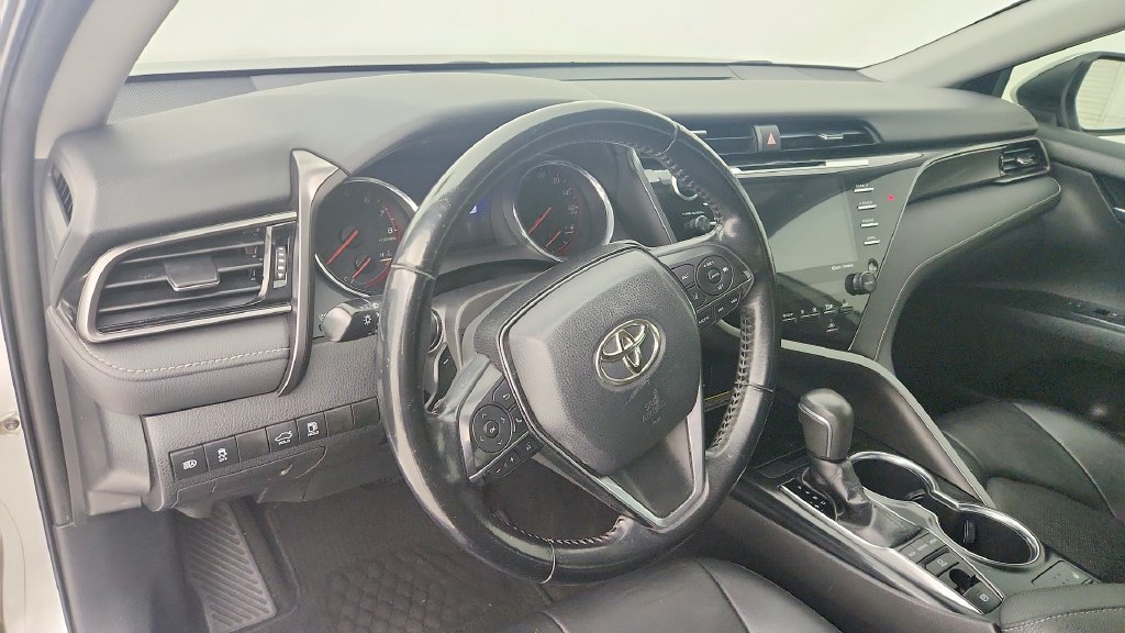 Used 2019 Toyota Camry XSE FWD image 13
