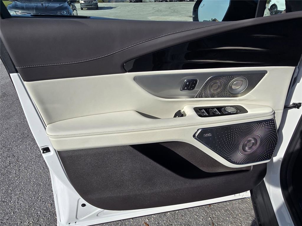 New 2026 Lincoln Nautilus Black Label AWD/4WD image 14
